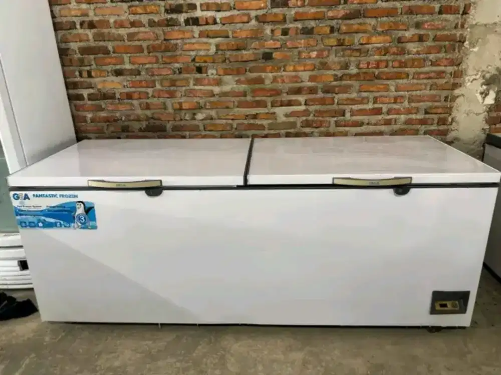 GEA 1200liter cest friser bok