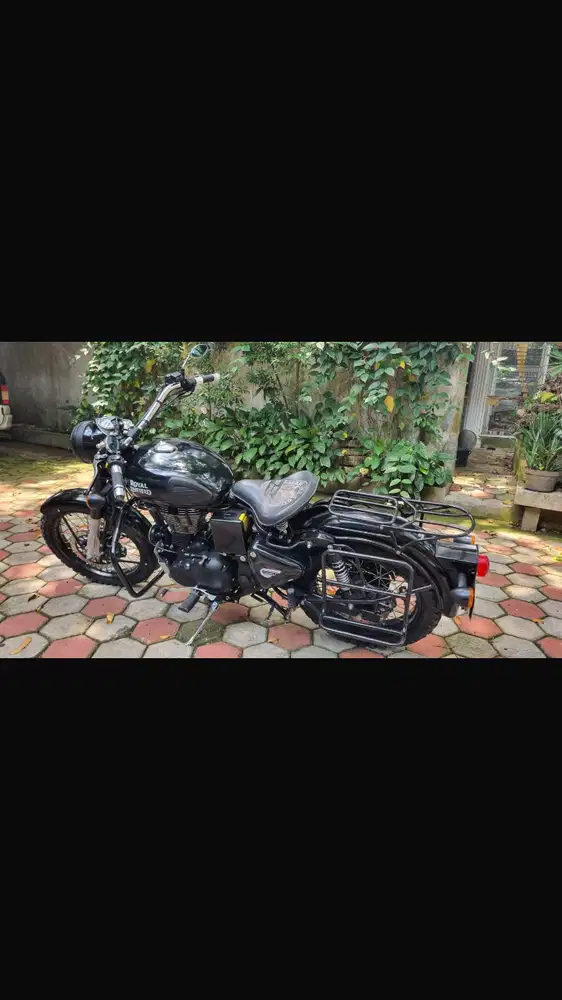 RE Classic 500 Black Stealth