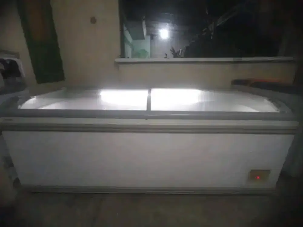 Cest freezer display sleding kaca AHT 1000LITER