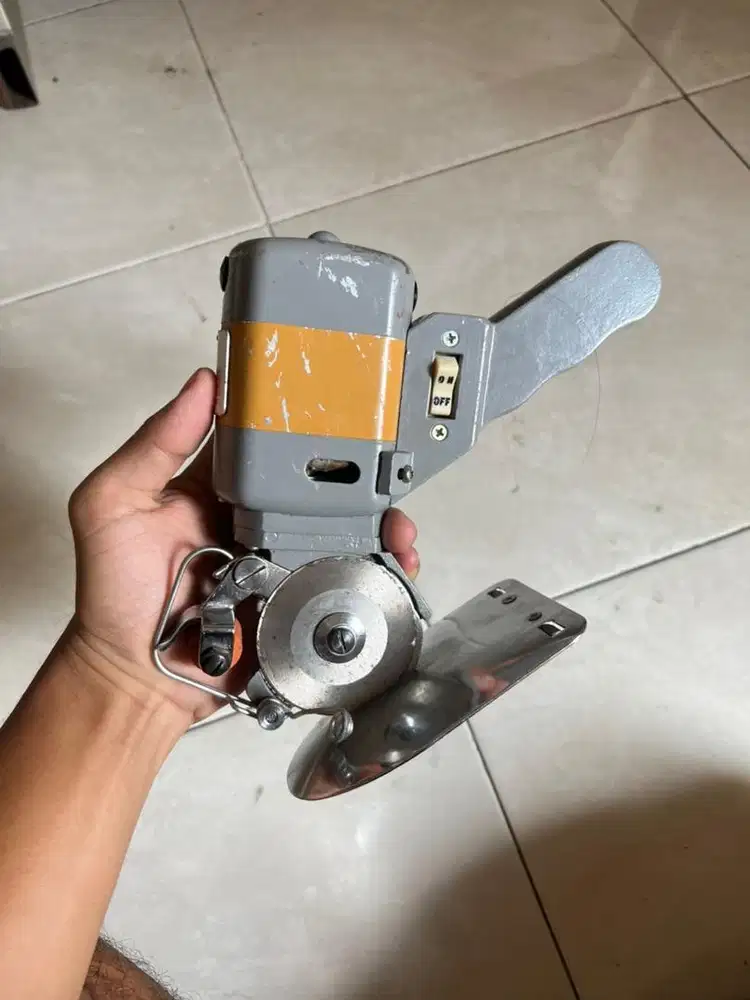 Mesin potong kain barang limited