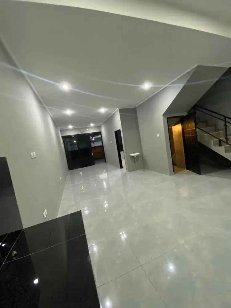 Rumah Baru 2 Lantai Siap Huni di Taman Kopo Indah 2