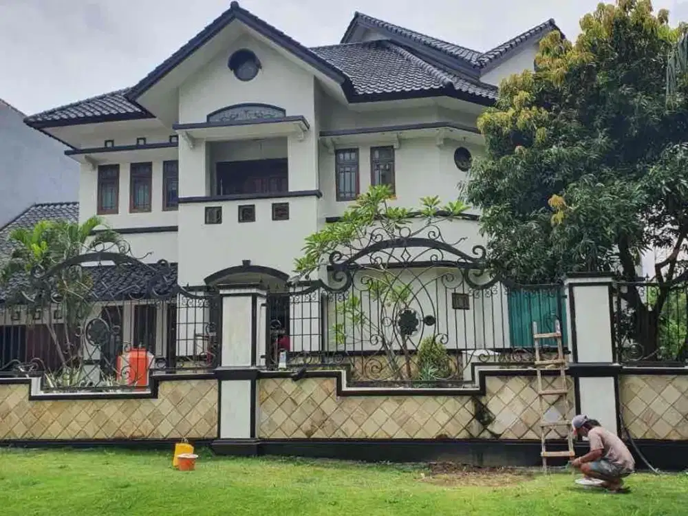 Disewakan Rumah Mewah Raya Pakuwon Indah