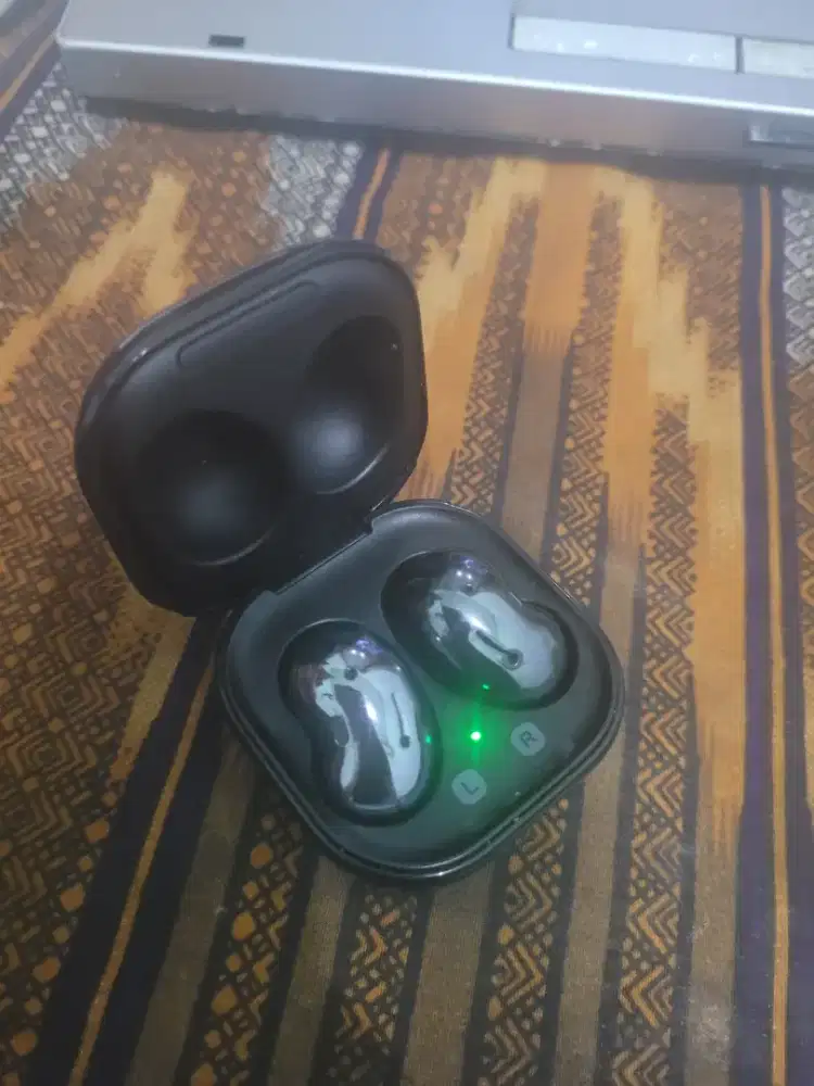 Samsung buds live original