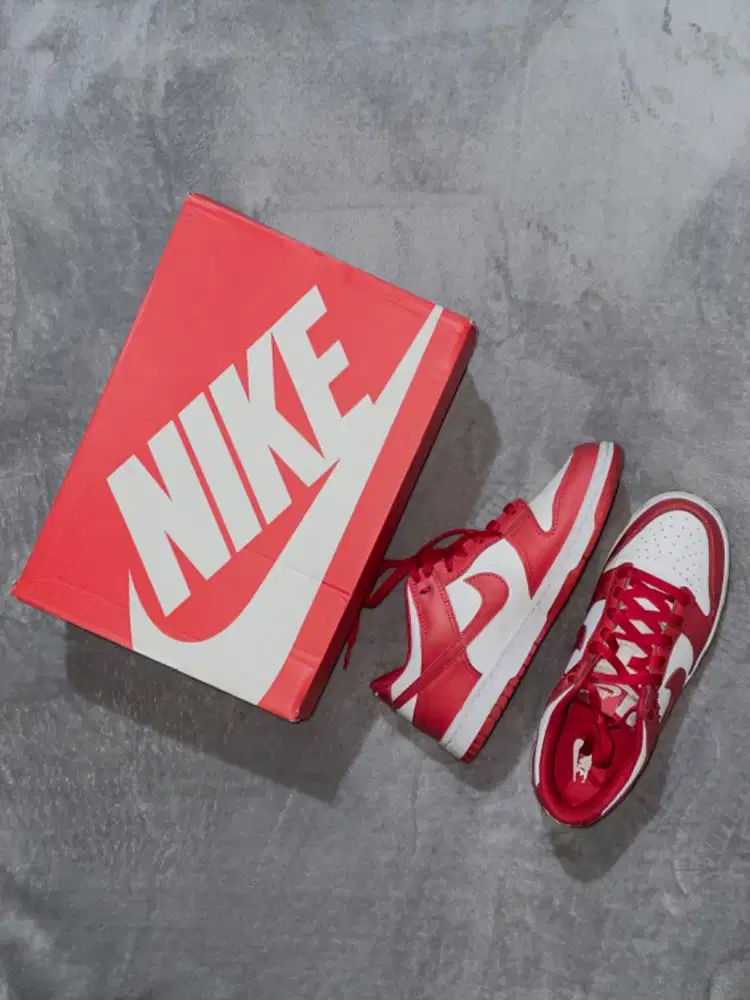 NIKE DUNK LOW (White/University Red)