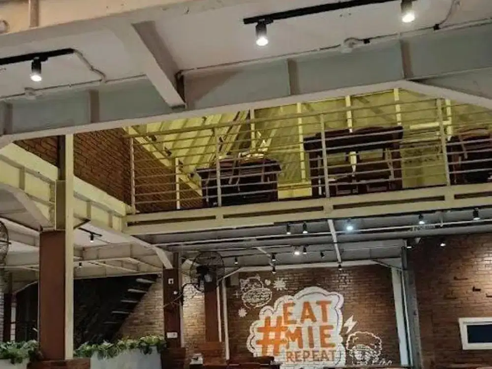 Dijual Ruko Bekas Rumah Makan Wizzmie di Rungkut, Surabaya