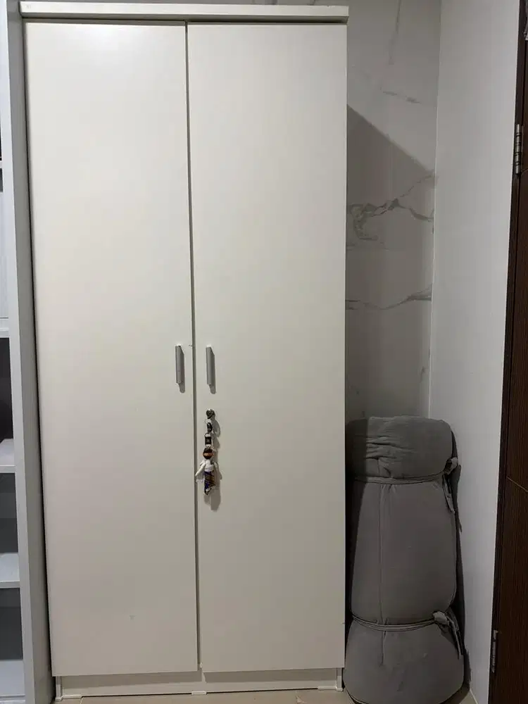 lemari pakaian like new