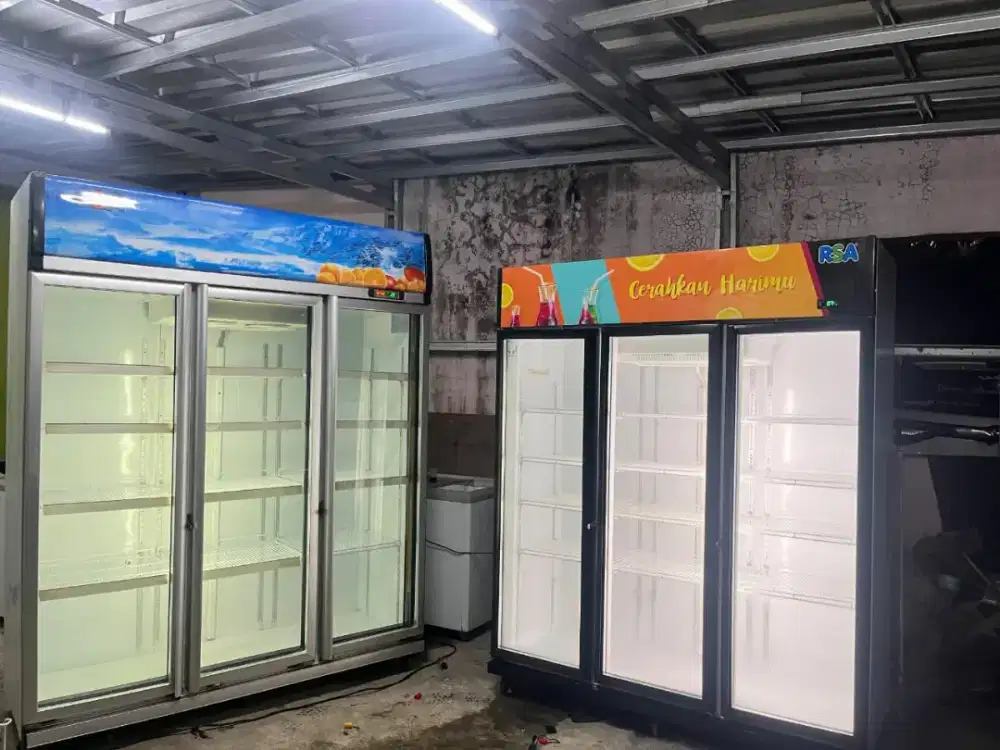Showcase chiller 3 pintu