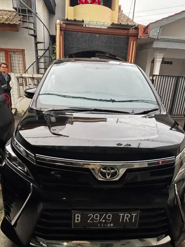 Toyota Voxy 2021 Bensin Full Upgrade Interior