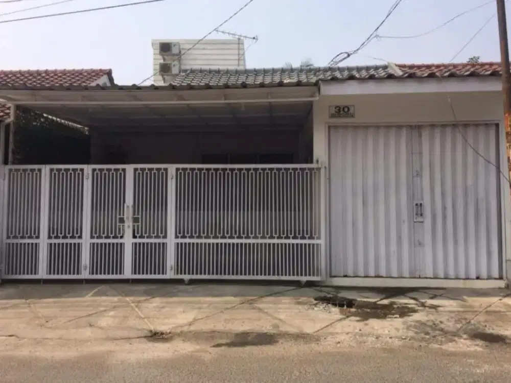 DIJUAL Rumah Villa Melati Mas SEMI FURNISHED SHM NEGO