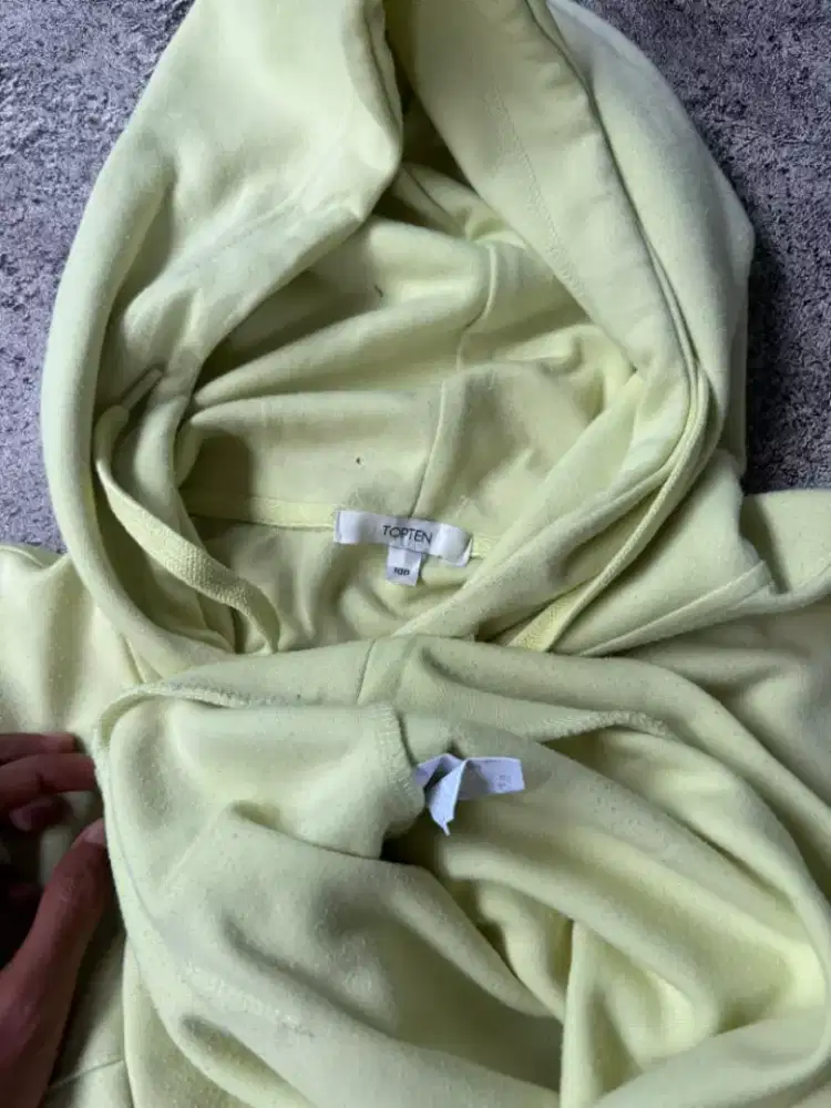 Hoodiee T.G.R ( the greatest revolution )