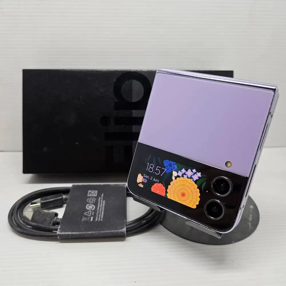 LIKE NEW! SAMSUNG GALAXY Z FLIP 4 5G 8/256 Bora Purple FULLSET EX SEIN