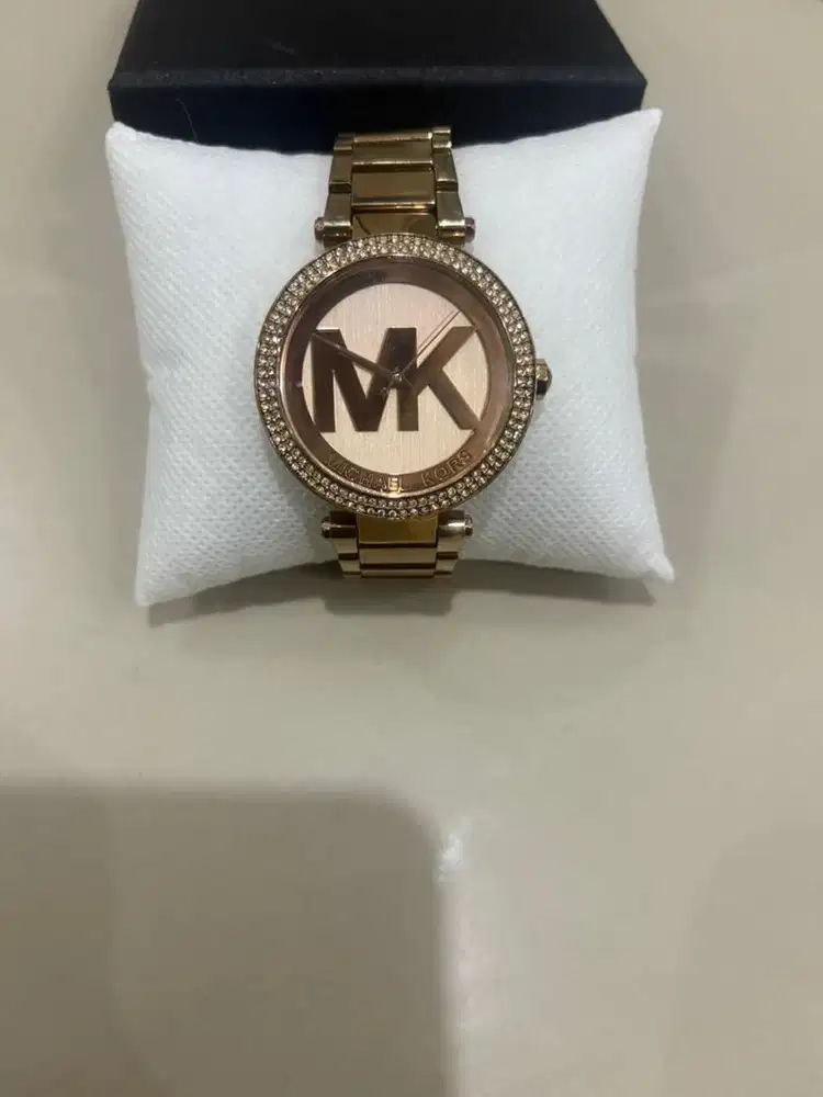 Preloved jam Michael Kors