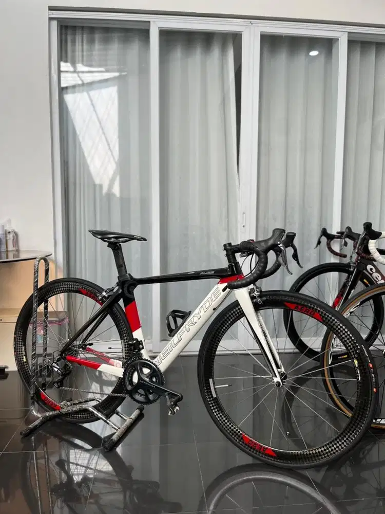 Roadbike Neilpryde Alize Ultegra Di2