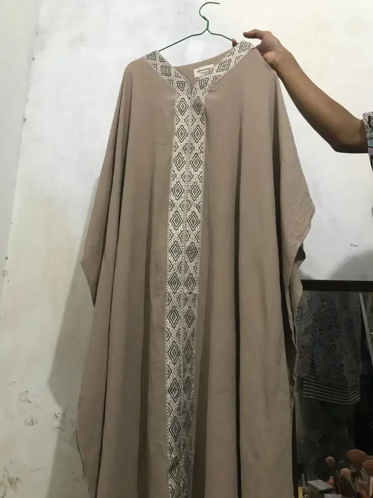 Atasan gaun muslimah