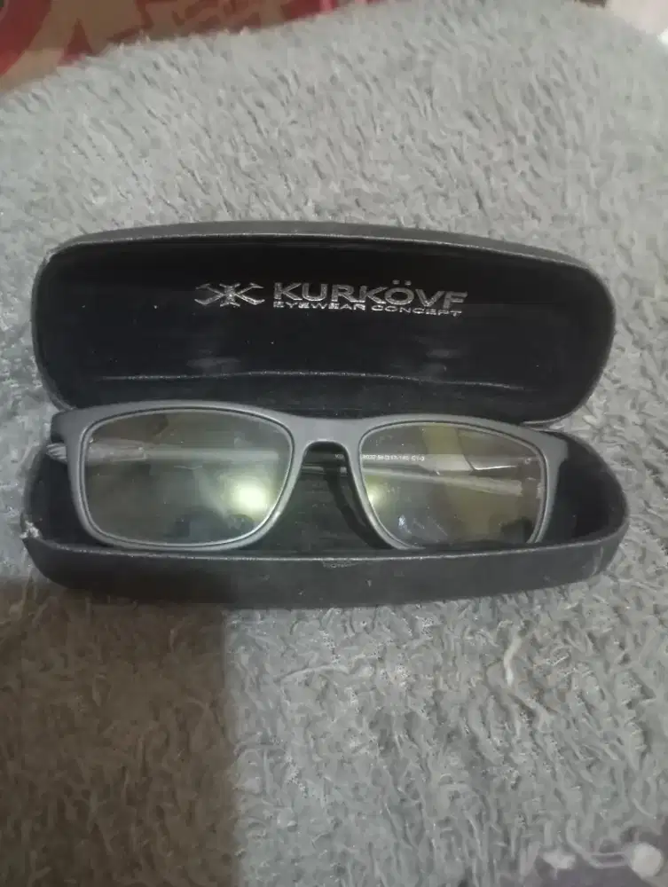 FRAME KACAMATA DAN LENSA KURKOV ASLI DARI OPTIK MELAWAI