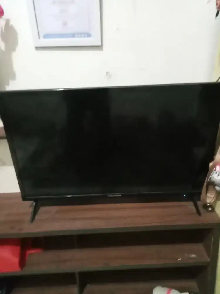 Jual tv samrt tv merek Politron 32 inch masih bagus net 1,5jt