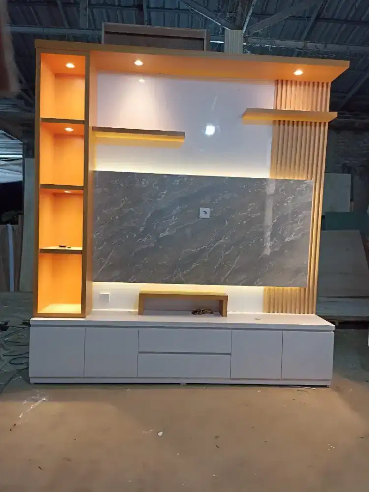 Backdrop tv minimalis elegan