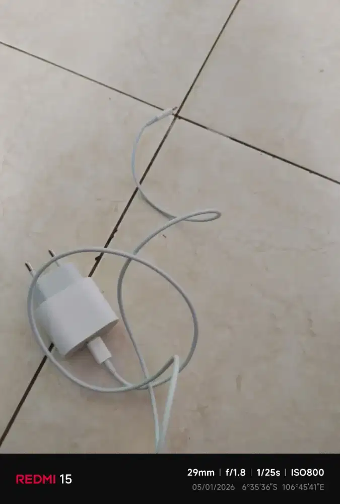 Charger iPhone XR 64 GB