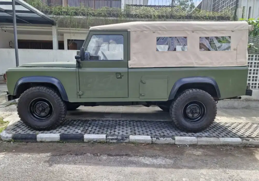 Land Rover Defender V8
