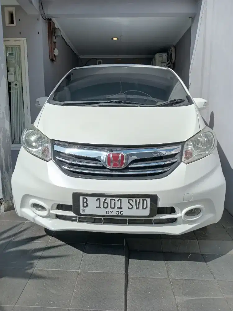 Jual cepat  honda freed 2013