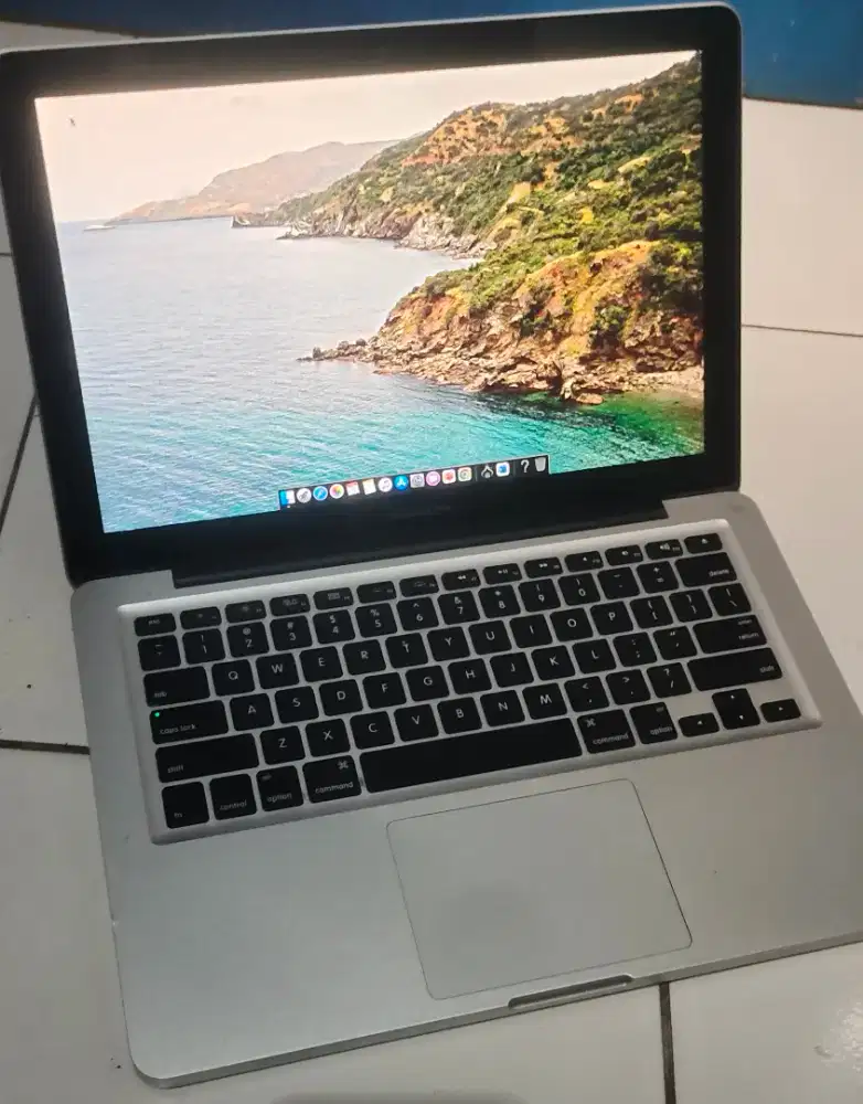Macbook pro 13 Mid 2012 Intel Core i5 Ram 8GB SSD 256GB layar 13in
