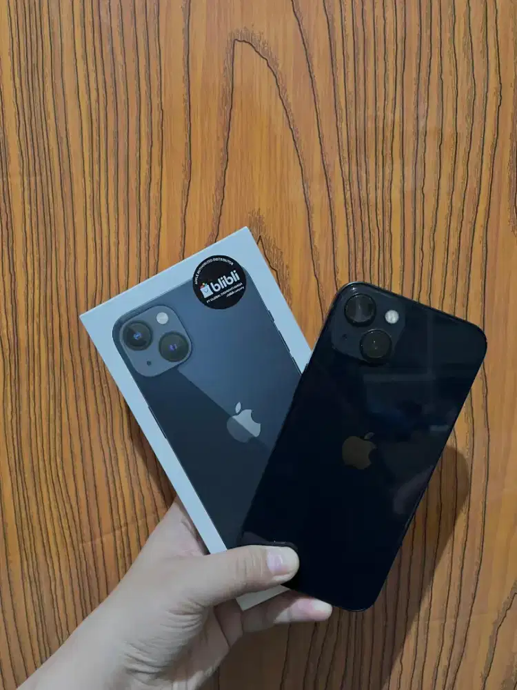 Iphone 13 128 midnight iBox Blibli Like New garansi panjang