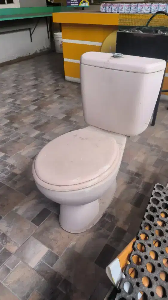 Closet merk TOTO second