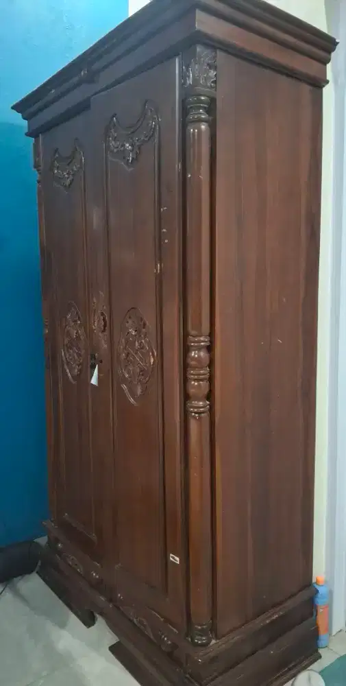 Lemari jati masih bagus