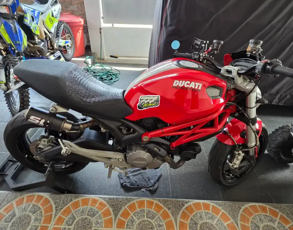 Ducati monster 796