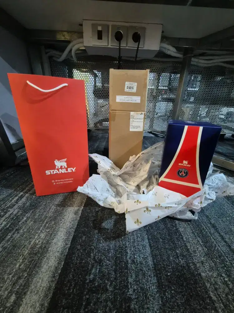 Stanley tumbler x paris saint german