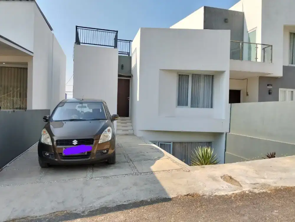 Disewakan Rumah Konsep Villa Downslope/tahun – Sejuk, Nyaman & Aman