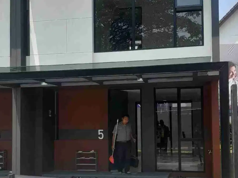 rumah pasilitas kolam renang 3 kamar lippo cikarang promo subsidi dp 4%