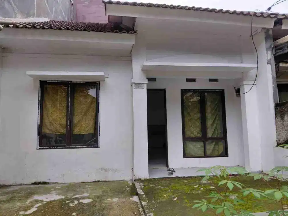 DISEWAKAN MURAH Rumah di Depok Lokasi Strategis