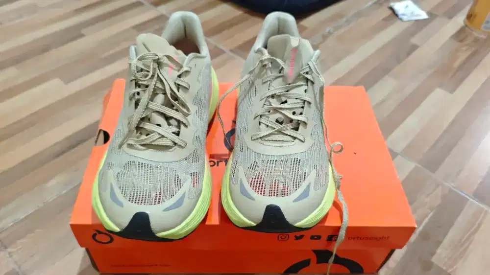 Sepatu running ortuseight hyperglide 3.1