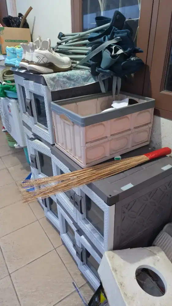 JUAL RAK SEPATU BEKAS ANAK KOSAN