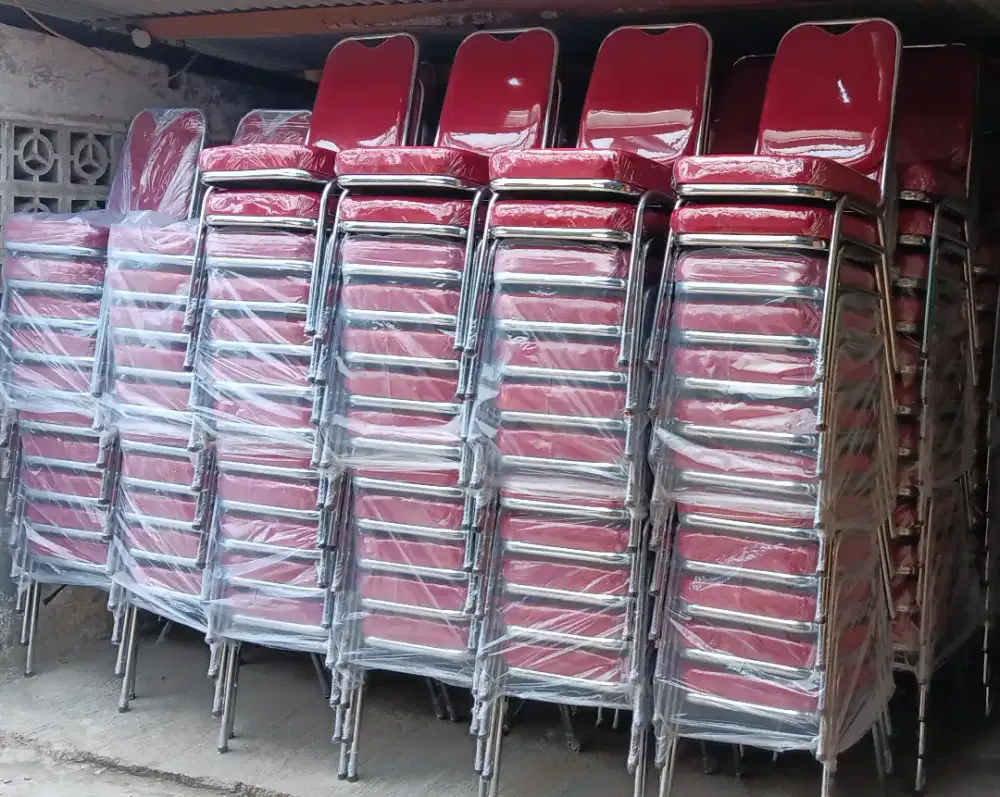 Peralatan acara pesta