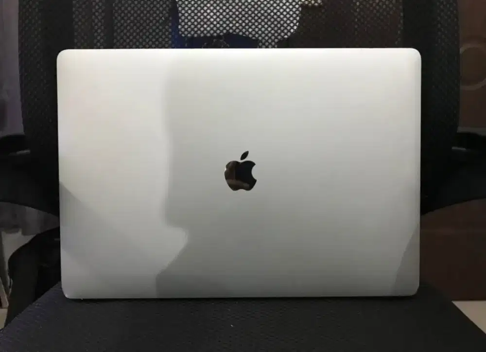 Lcd copotan type A1990 macbook pro 15 inch tahun 2018-2019 normal