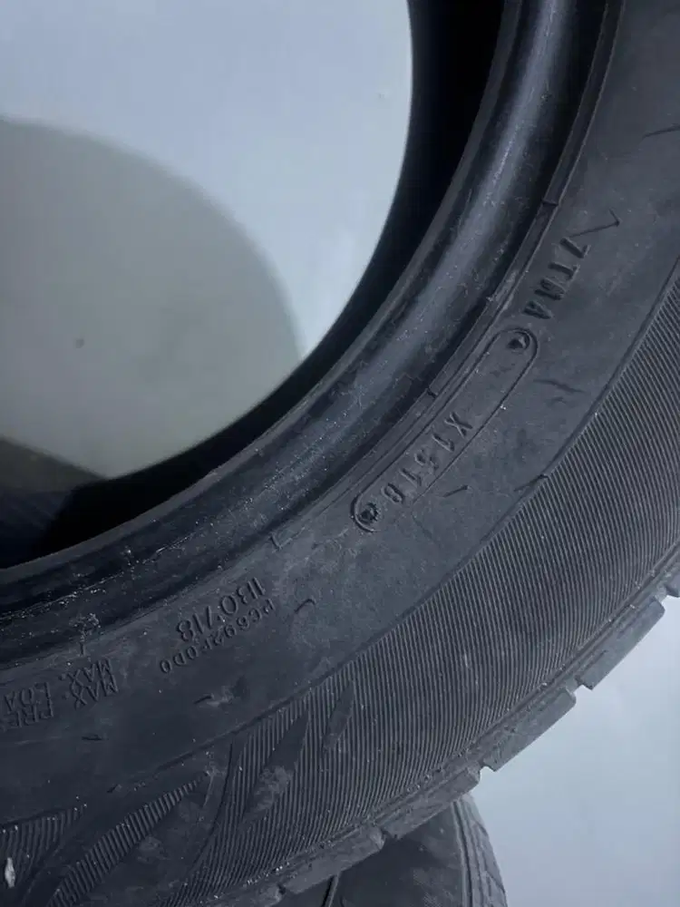 Ban Bekas Innova Reborn Ukuran 205/65 R16 tahun 2018 Dunlop Enasave