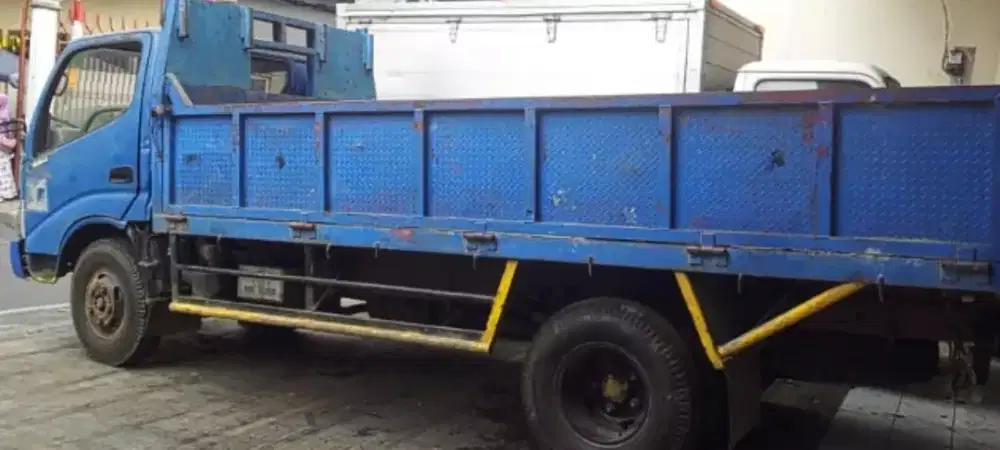 Toyota dyna tahun 2009