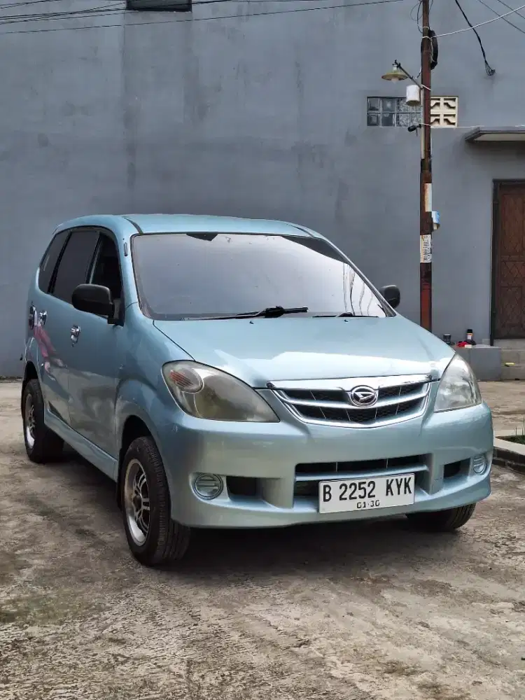 Xenia Xi Deluxe 2008 MT like new