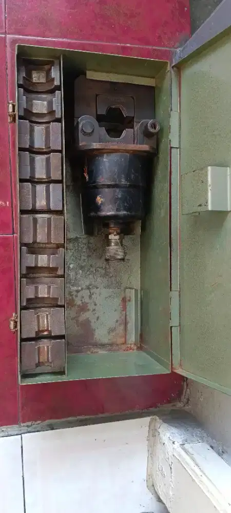 Alat Press crimping hidrolic made in germany