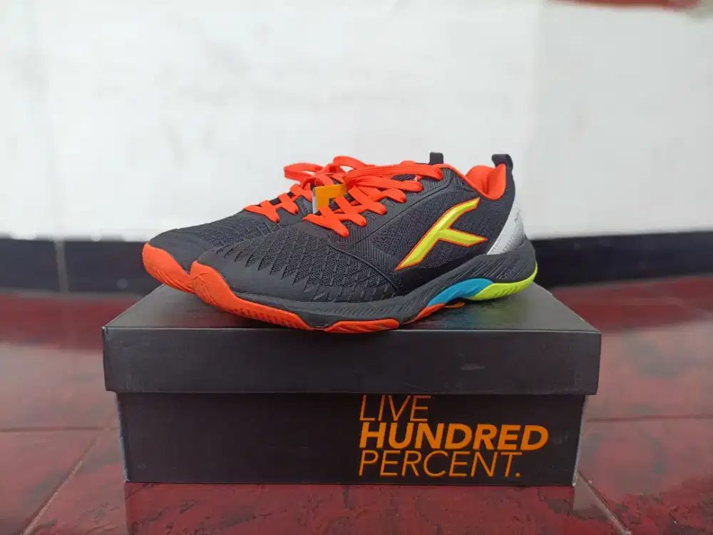 Sepatu badminton / voli Hundred Hyperspike