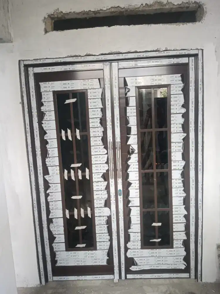 Jual kusen pintu satu dan pintu dua dari bahan aluminium dan kayu