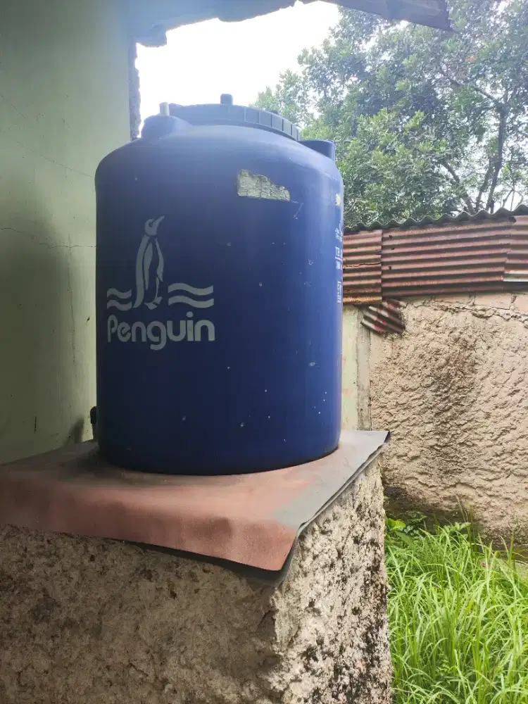 Toren Penguin Murah 300ltr