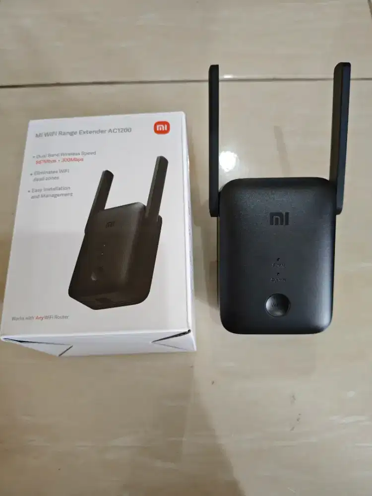 Mi Wifi Extender AC1200 gress like new