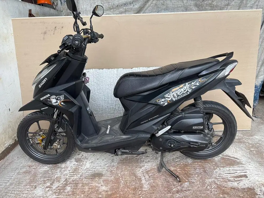 Beat street 2022 hitam CBS