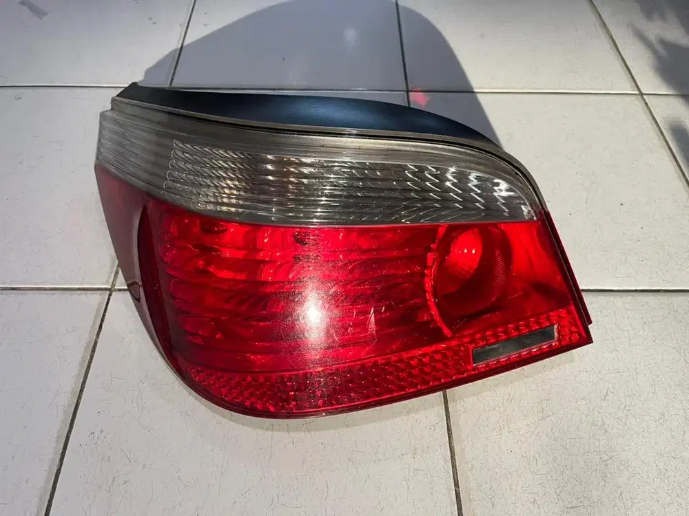 Lampu stoplamp BMW E60 kiri