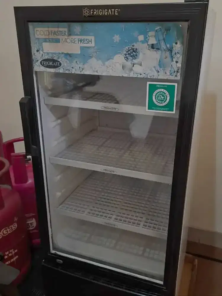 Showcase Frigigate Ukuran 3 Rak