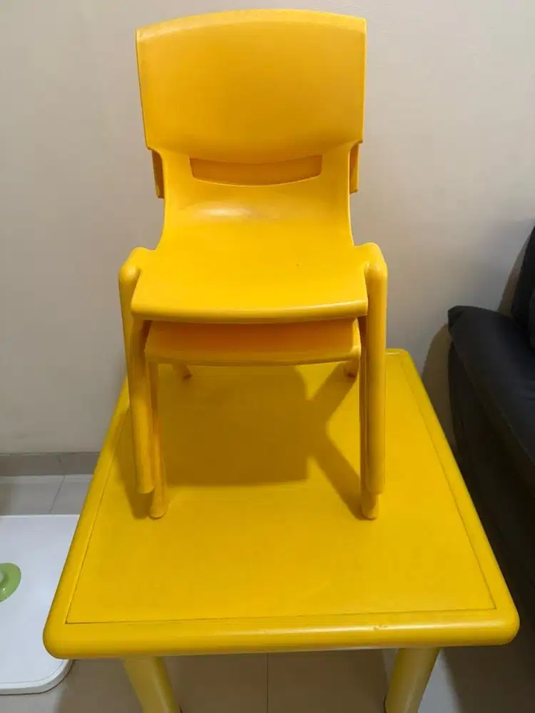 Jual 1 set meja dan 2 kursi