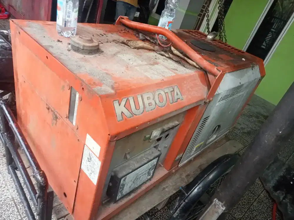 Menerima genset rusak